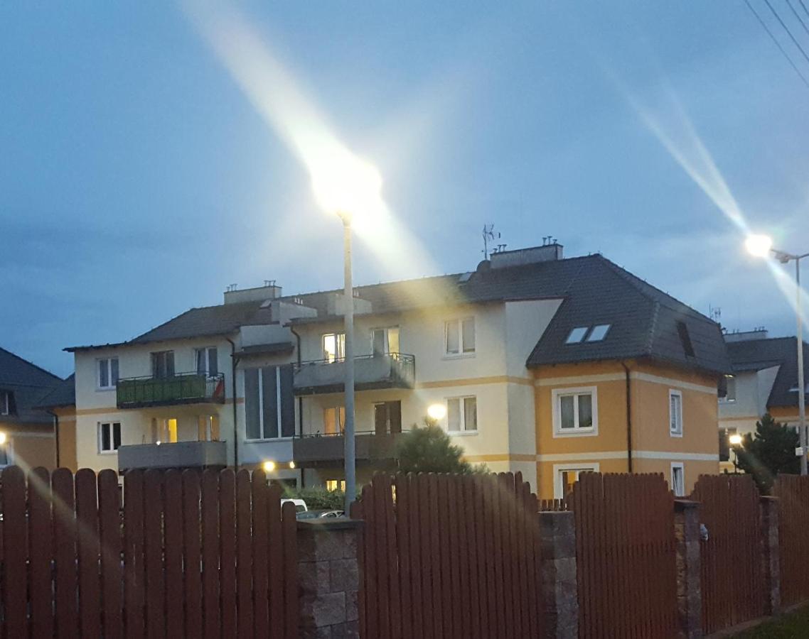 Mieszkanie Z Ogrodkiem Wrocław Buitenkant foto